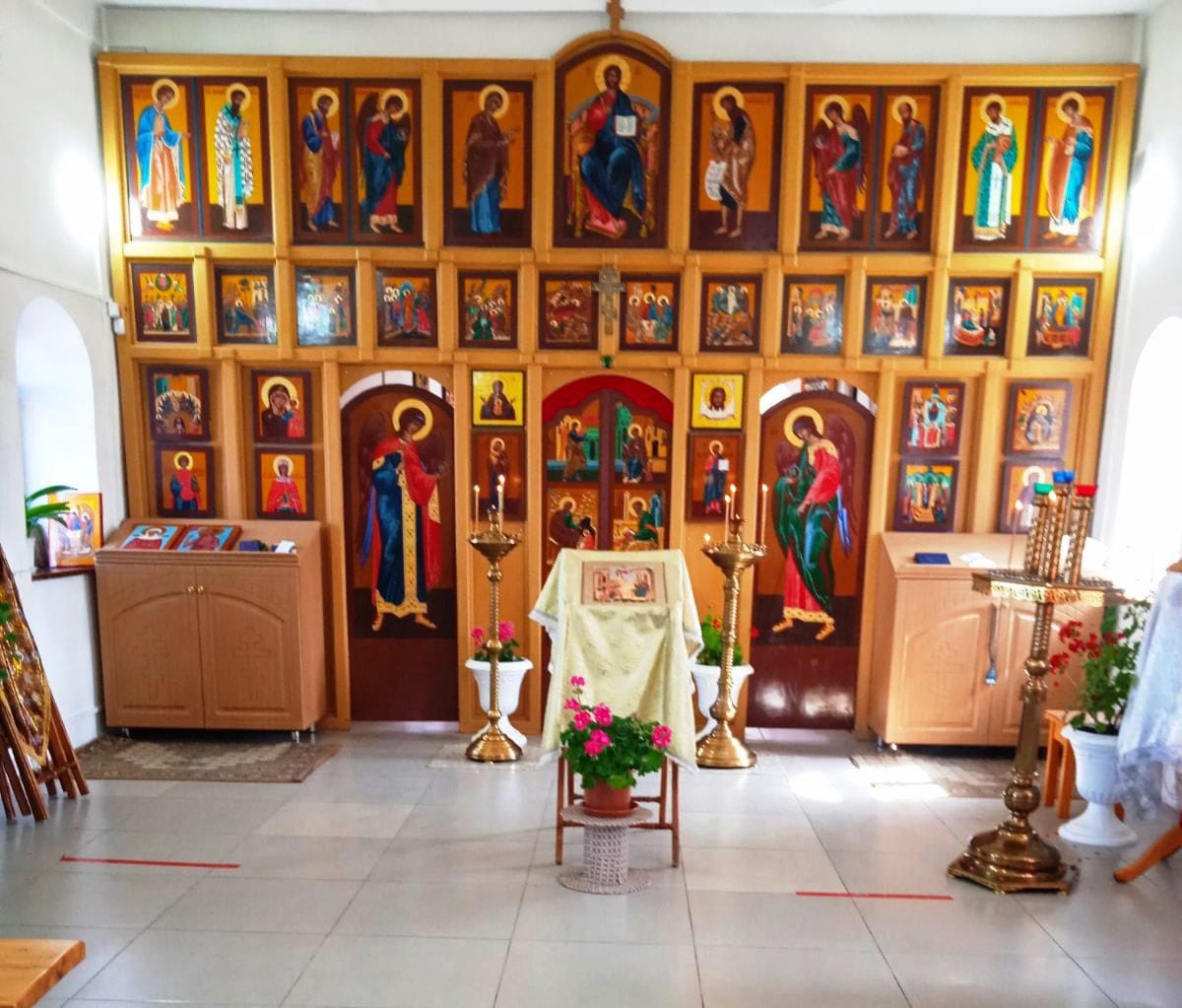 Иконопись и оформление иконостаса старообрядческой церкви Рожества Иоанна Предотечи (Русской Древлеправославной Церкви) в с. Нижний Саянтуй Тарбагатайского района